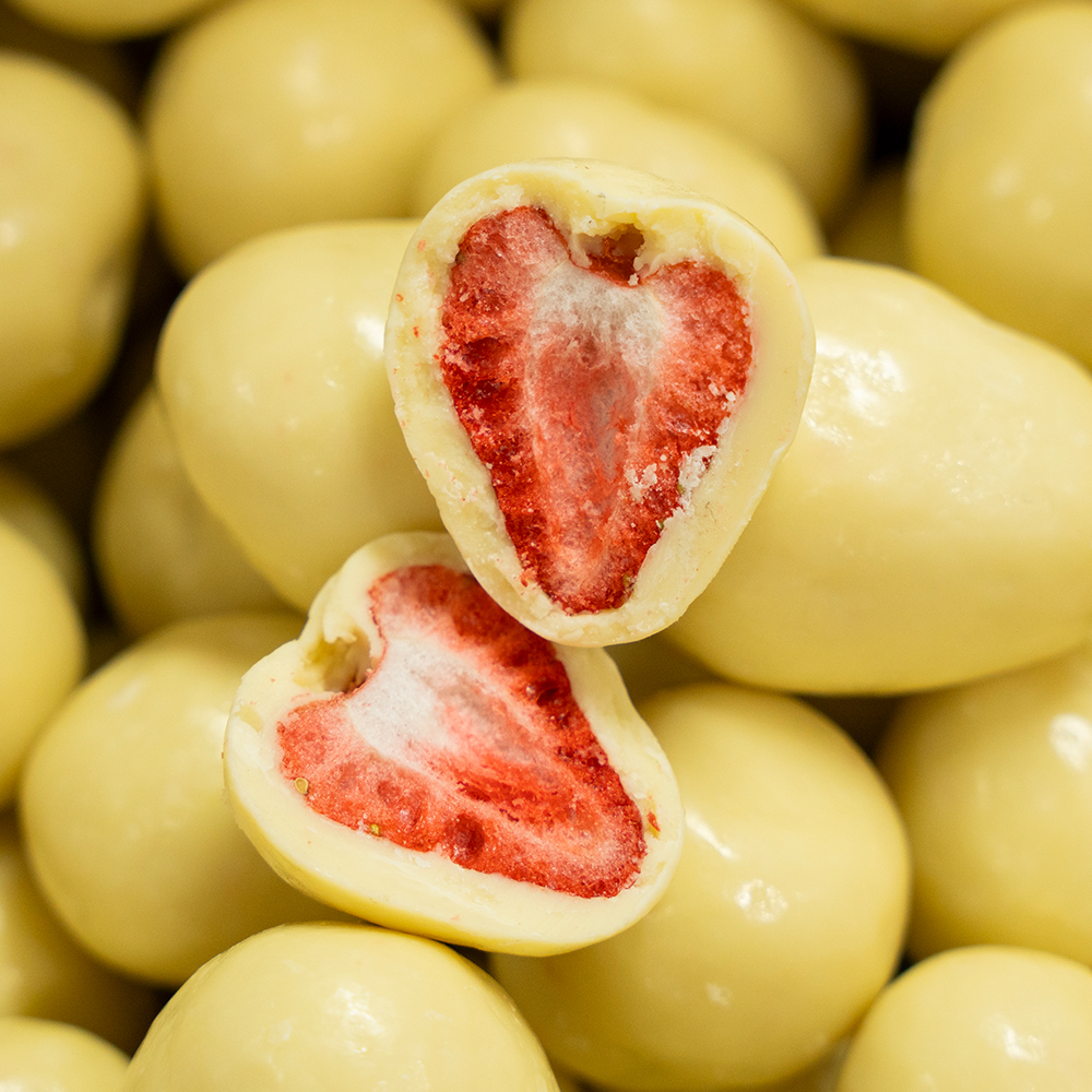 Freeze-Dried Strawberry Coated in White Chocolate | 1kg Bulk Pack